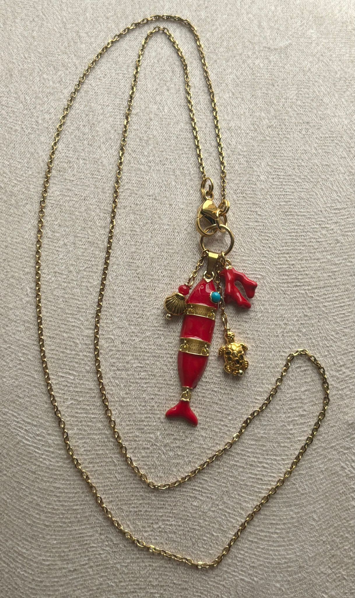 Collana Charm Mare Rosso & Oro – Stile Mediterraneo Chic