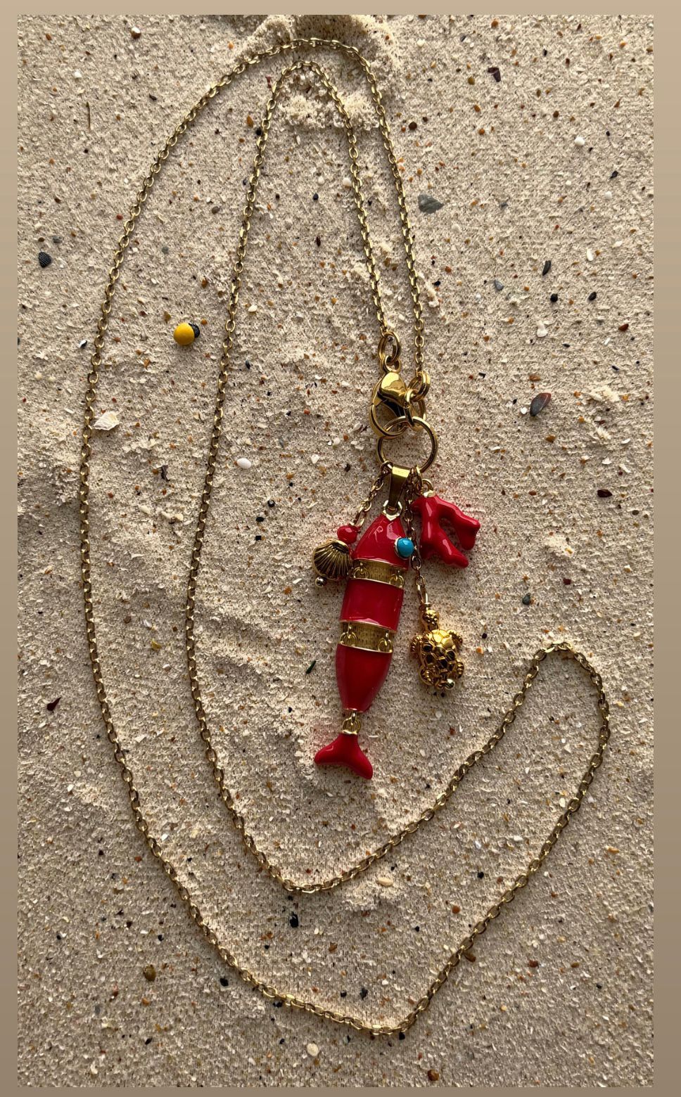 Collana Charm Mare Rosso & Oro – Stile Mediterraneo Chic